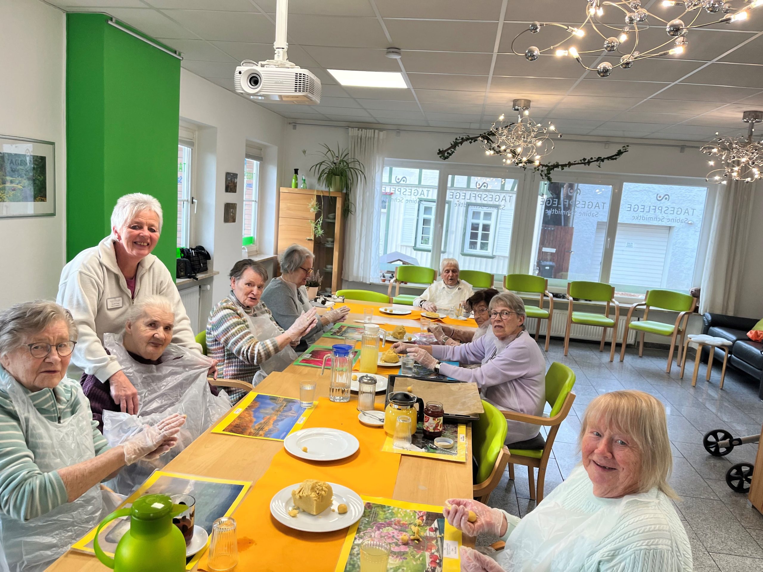 Die Vorfreude auf Weihnachten steigt bei uns in der Tagespflege 🎅🏻🎄✨